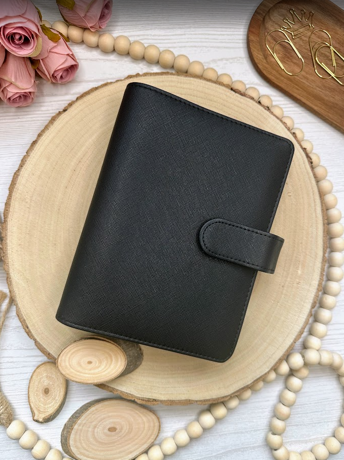 Classeur budget A6 – Collection Élise – Simili cuir vegan texturé, anneaux dorés 30 mm