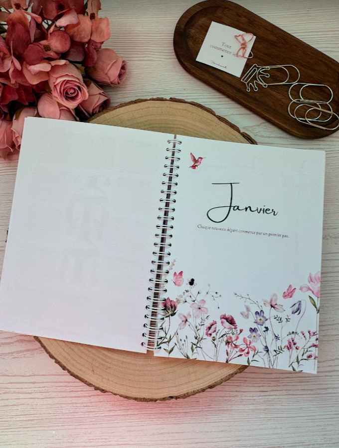 Budget Planner 2026 – Collection Lilie | Agenda financier A5 à spirale pour suivre revenus, dépenses & épargne