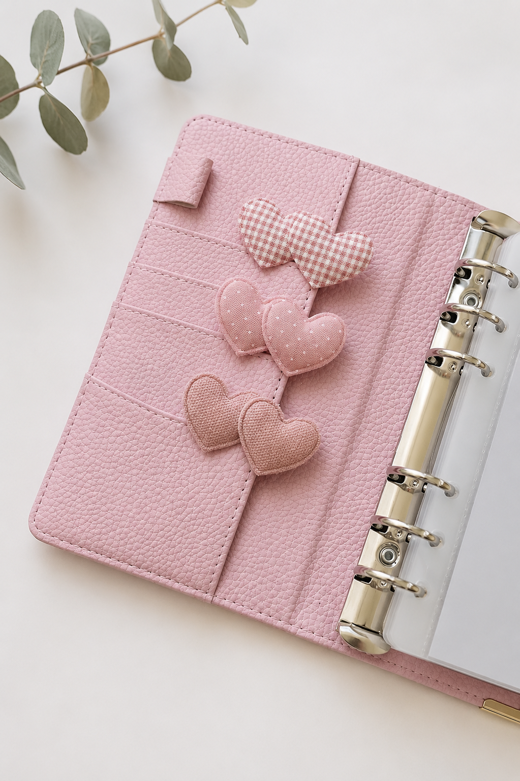 Décoration classeur budget – Cœur rose en tissu doux – Accessoire planner et organisation