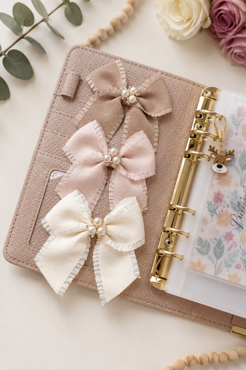 Décoration classeur budget – Nœud élégant avec perles (3 couleurs) – Accessoire planner et organisation