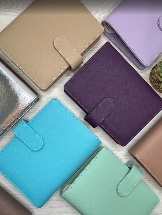 Classeur budget A6 – Collection Élise – Simili cuir vegan texturé, anneaux dorés 30 mm