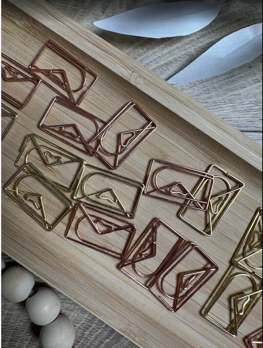 Lot de 2 trombones fantaisie enveloppe  – finition or ou rose gold – Accessoire décoratif pour classeur budget et papeterie (Copie)