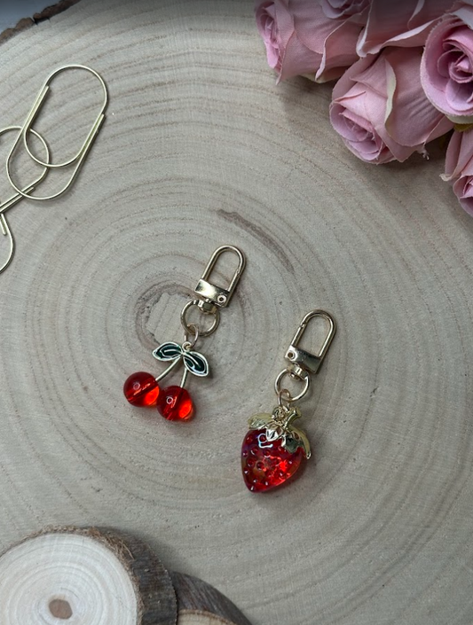 Lot 2 porte-clés fruits (fraise + cerise) – Charms décoratifs pour classeur budget, agenda ou trousseau de clés