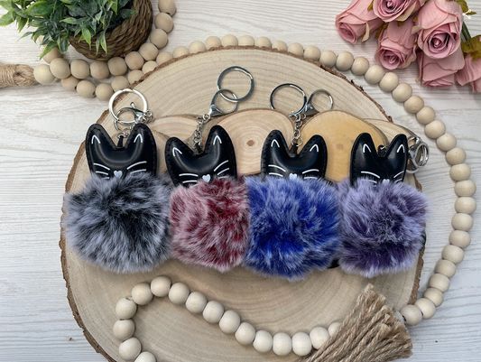 Porte-clés pompon chat noir – Fourrure synthétique douce, plusieurs couleurs